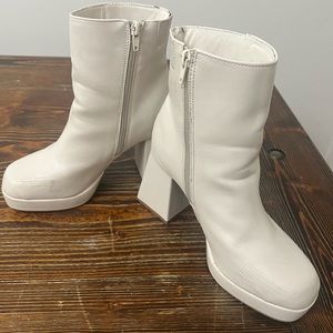 White block heel boot